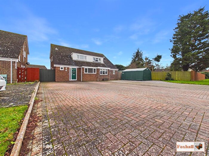 3 Bedroom Semi-Detached House For Sale In Claverton Way, Rushmere St. Andrew, Ipswich, IP4