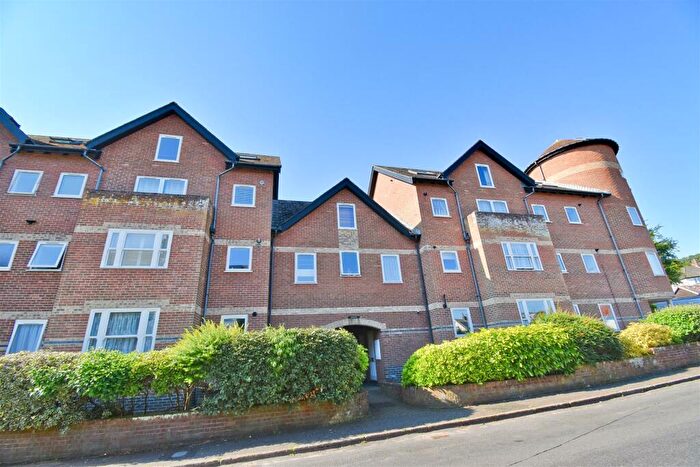 2 Bedroom Apartment To Rent In St. Marys Road, Cromer, NR27