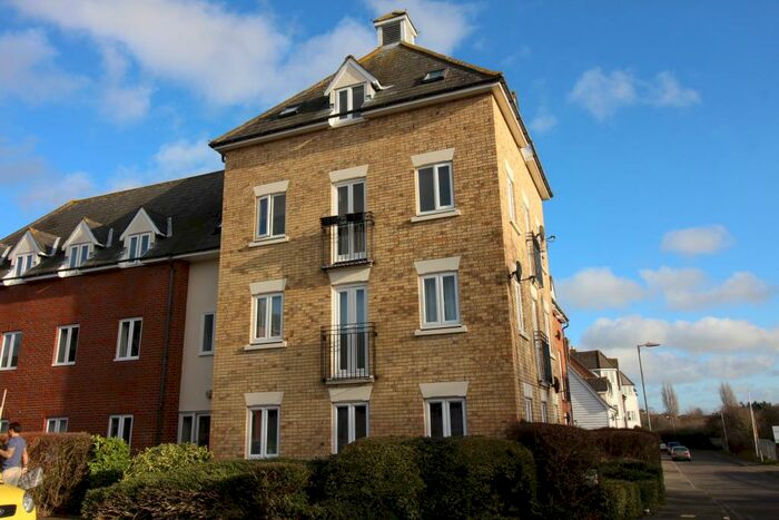 2 Bedroom Flat To Rent In Gandalfs Ride, South Woodham Ferrers, CM3