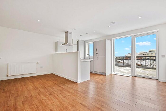 2 Bedroom Apartment To Rent In - Pinner Road, Harrow, HA1