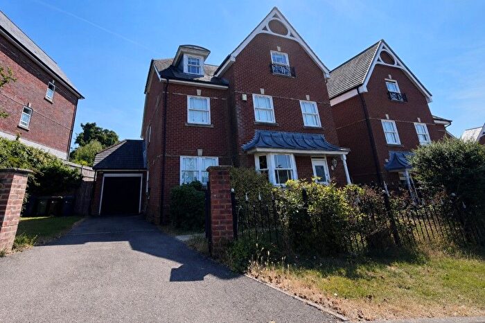 5 Bedroom Property To Rent In Newlands Crescent, Guildford, GU1