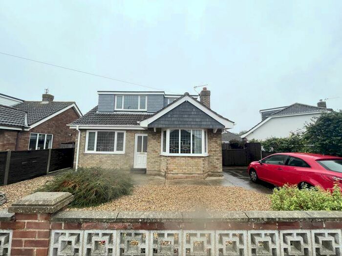 3 Bedroom Detached Bungalow To Rent In Coniston Crescent, Grimsby, DN36