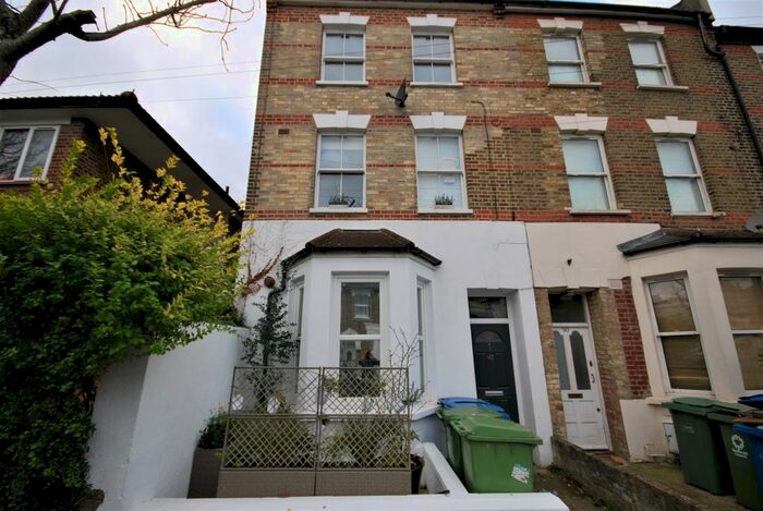 1 Bedroom Flat To Rent In Landcroft Road, London, SE22