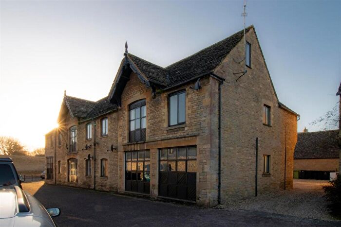3 Bedroom Apartment To Rent In Toveys Granary, Lechlade, GL7