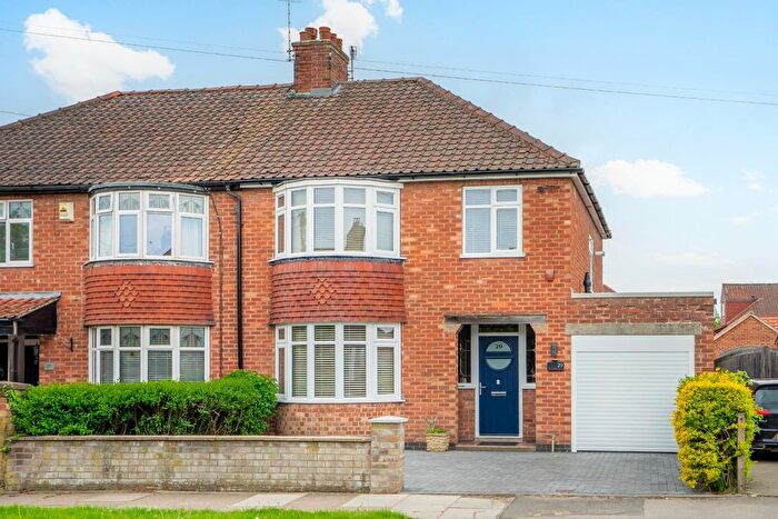 3 Bedroom Semi Detached House For Sale In Woodlands Grove, York, YO31
