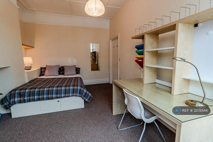 8 Bedroom End Of Terrace House To Rent In Myrtle Grove, Newcastle Upon Tyne, NE2