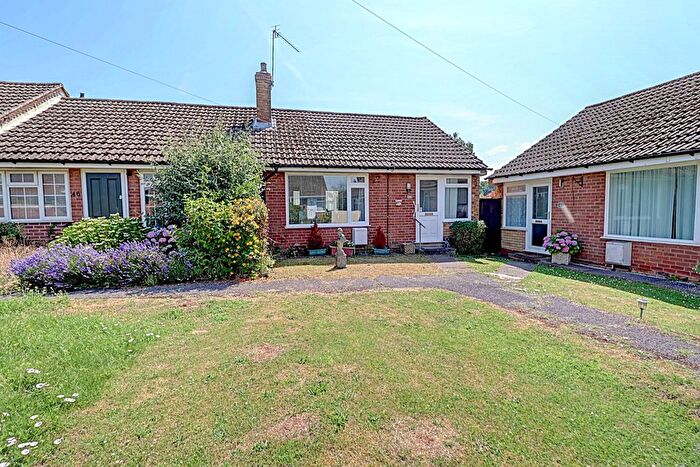 1 Bedroom Bungalow For Sale In Brackley Road, Hazlemere, High Wycombe, Buckinghamshire, HP15
