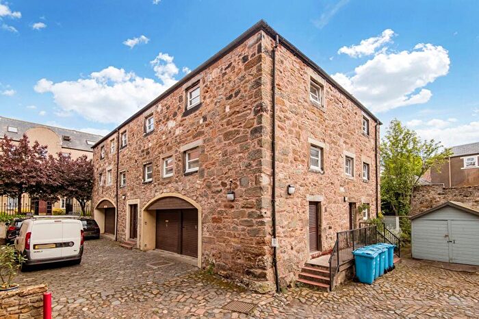 3 Bedroom Flat For Sale In A South Street, St Andrews, KY16