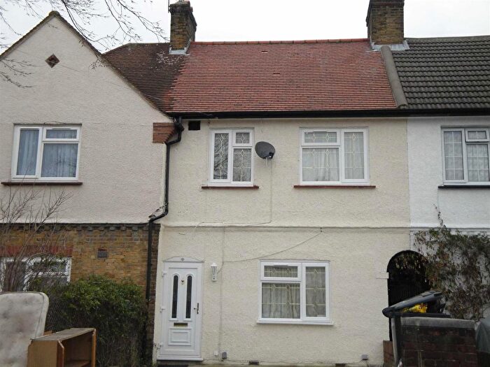 2 Bedroom Terraced House To Rent In East Avenue, Southall, UB1