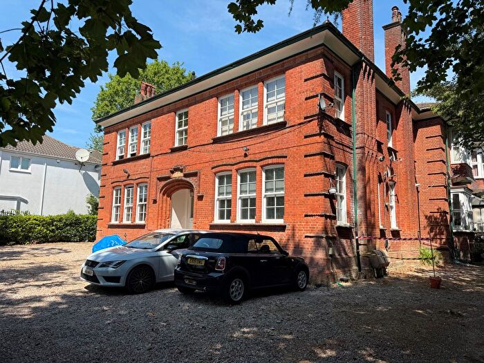 1 Bedroom Flat To Rent In Royston Grove, Hatch End, HA5