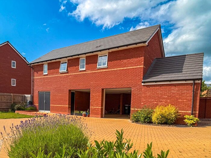 2 Bedroom Detached House For Sale In Cicero Crescent, Fairfields, Milton Keynes, Buckinghamshire, MK11