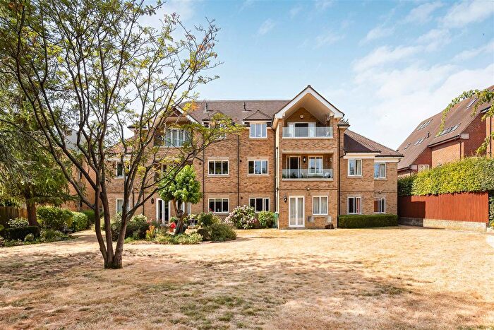 2 Bedroom Flat For Sale In London Road, St. Albans, AL1