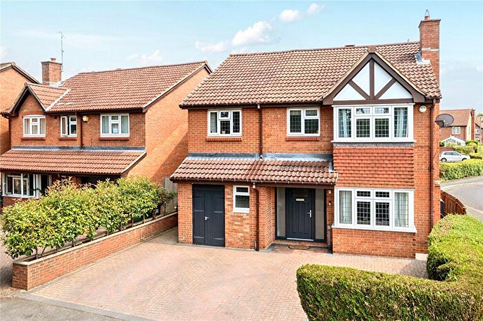 5 Bedroom Detached House For Sale In Regency Gardens, Walton-On-Thames, KT12
