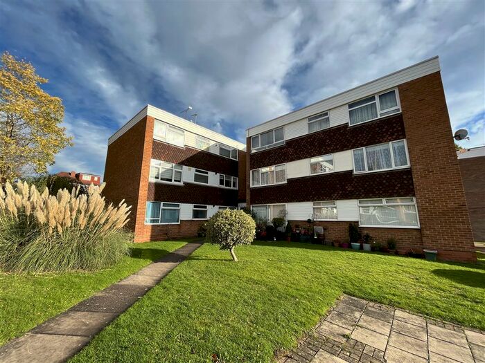 2 Bedroom Flat To Rent In Bantry Close, Birmingham, B26