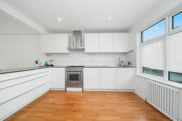 4 Bedroom Terraced House To Rent In Crimsworth Road, London, SW8