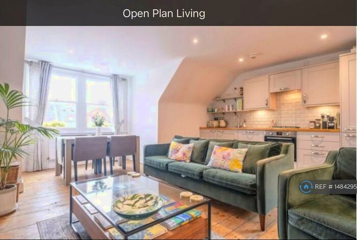 1 Bedroom Flat To Rent In Top Floor, London, SE24