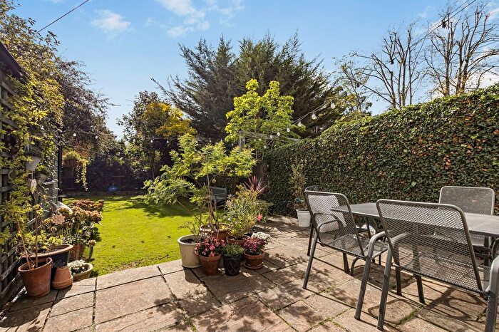 4 Bedroom Semi-detached House For Sale In Southfield Park, Harrow, HA2