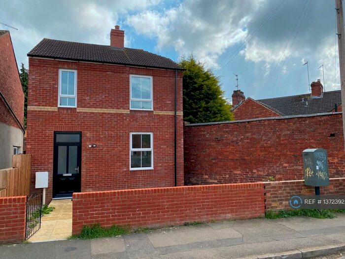 2 Bedroom Detached House To Rent In Wilson Terrace, Kettering, NN16