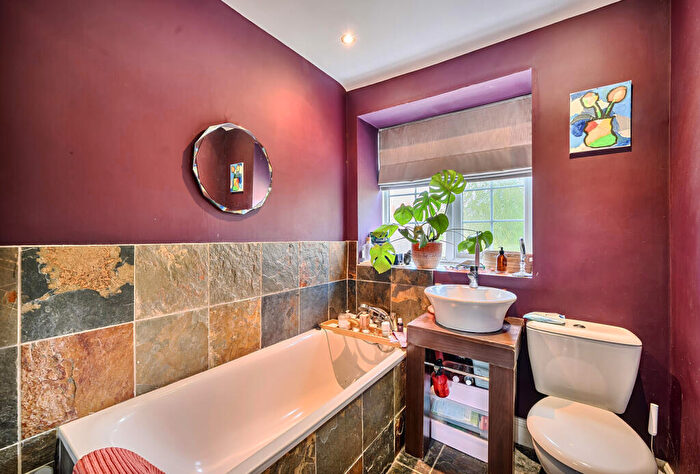 2 Bedroom Apartment For Sale In London Road, Cheam, Sutton, SM3