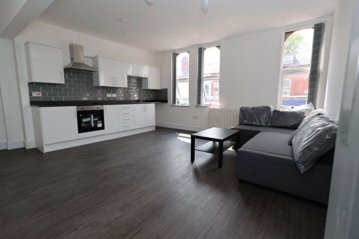 2 Bedroom Flat To Rent In Bearwood Road, Smethwick, B66