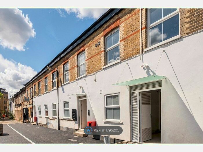 3 Bedroom Flat To Rent In Art Mansions, London, E8