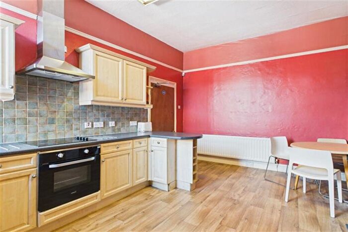 4 Bedroom Maisonette To Rent In Fairfield Road, Jesmond, Newcastle Upon Tyne, NE2