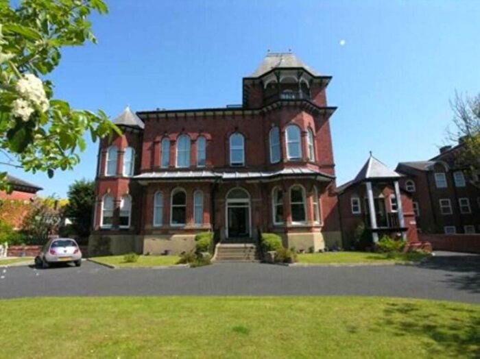 2 Bedroom Apartment To Rent In Park Crescent, Southport, PR9