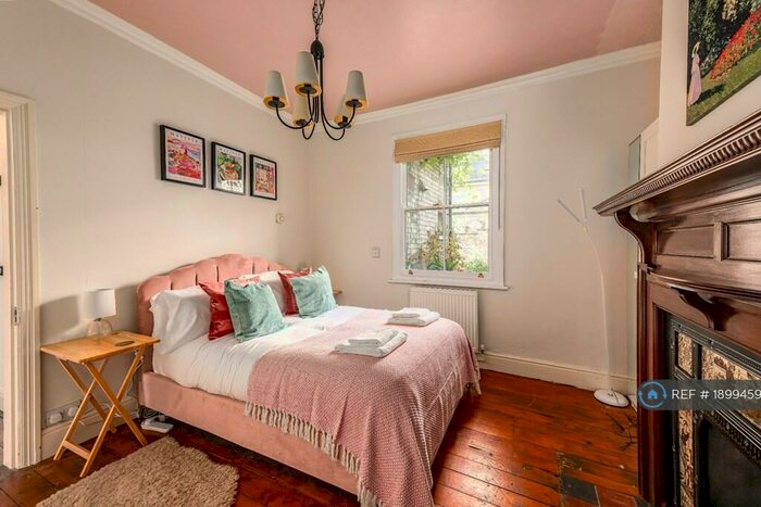 5 Bedroom Semi-Detached House To Rent In Glisson Road, Cambridge, CB1