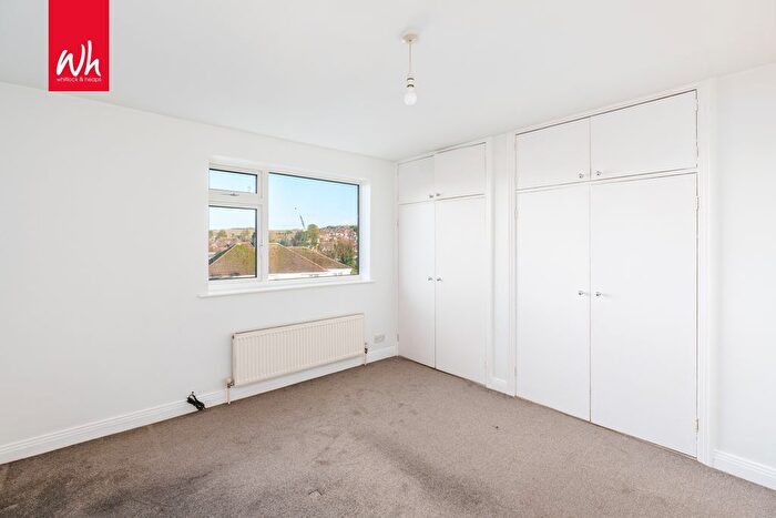 2 Bedroom Flat For Sale In Hangleton Road, Hove, BN3