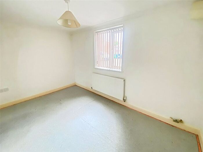 1 Bedroom Flat To Rent In Camp Hill Road, Nuneaton, Warwickshire, CV10