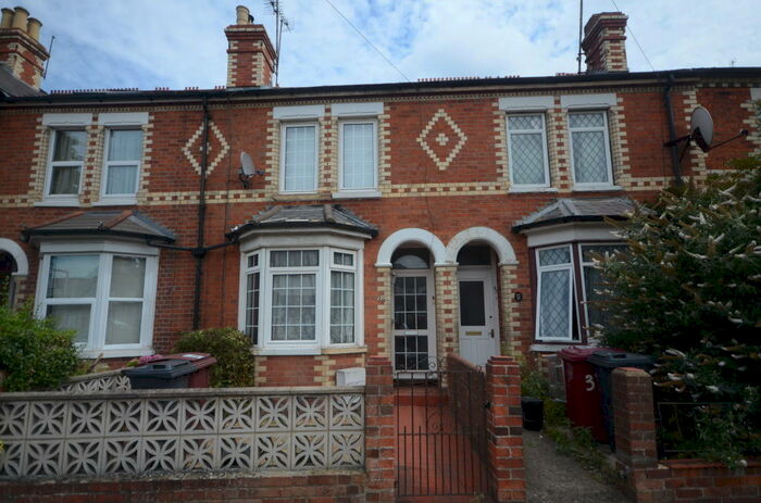 3 Bedroom Terraced House To Rent In St. Peters Road, RG6