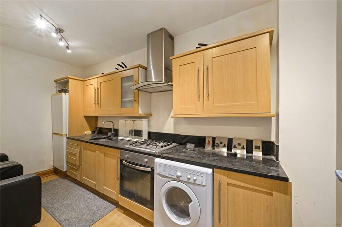 4 Bedroom Terraced House To Rent In Davenant Road, Archway, N19