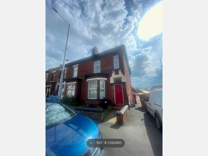 3 Bedroom Terraced House To Rent In Carrington Road, Stockport, SK1