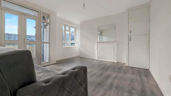 4 Bedroom Flat To Rent In Woodberry Down Estate, London, N4