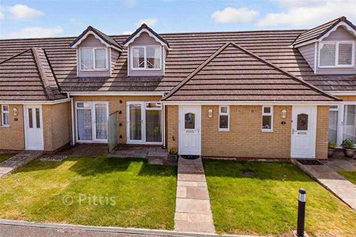 2 Bedroom Terraced House For Sale In Avenue Road, Sandown, Isle Of Wight, PO36