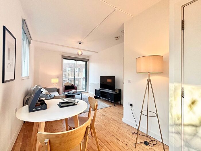1 Bedroom Flat To Rent In Pentonville Road, London, N1