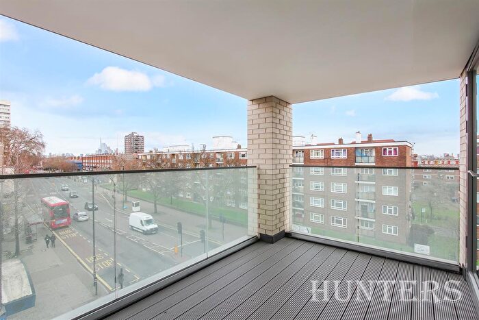 3 Bedroom Penthouse To Rent In Medlar Street, London, SE5