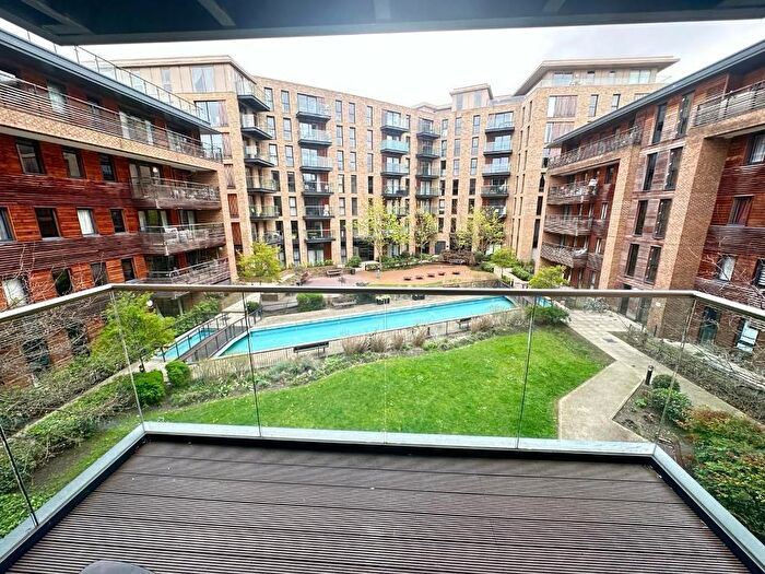 2 Bedroom Flat To Rent In Albatross Way, London, SE16