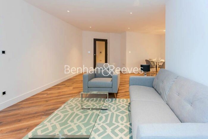 2 Bedroom Flat To Rent In New Broadway, Ealing, W5