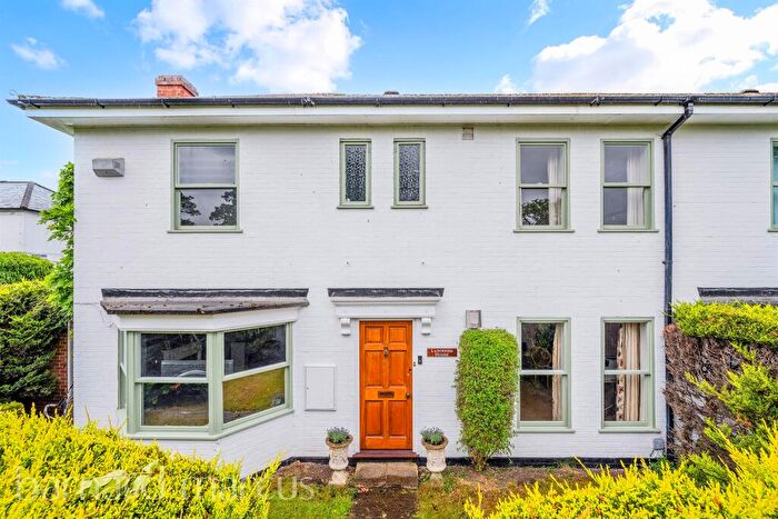 4 Bedroom Semi-Detached House For Sale In The Parade, Epsom, KT18