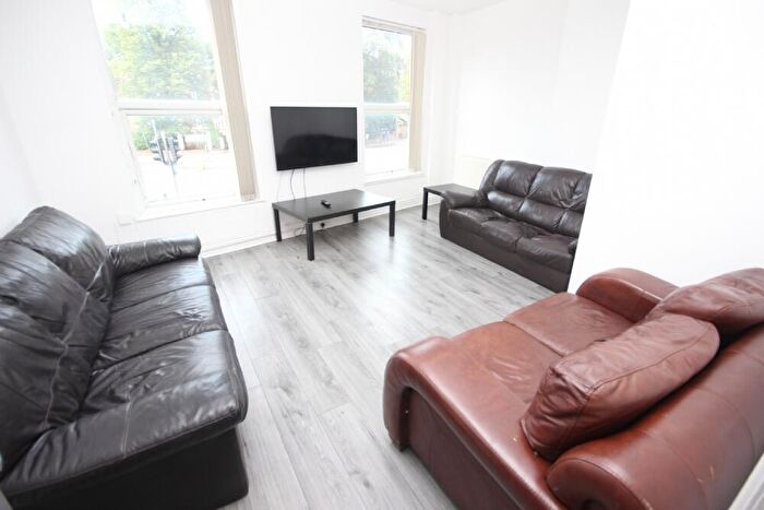 8 Bedroom Terraced House To Rent In Smithdown Road, L15