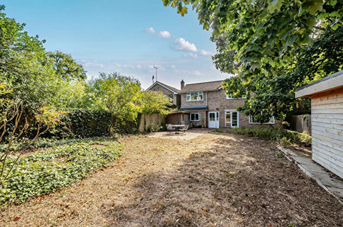 4 Bedroom Detached House For Sale In Staverton Close, Wokingham, Berkshire, RG40