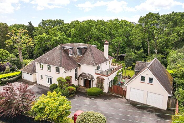 6 Bedroom Detached House For Sale In Barrs Avenue, New Milton, Hampshire, BH25