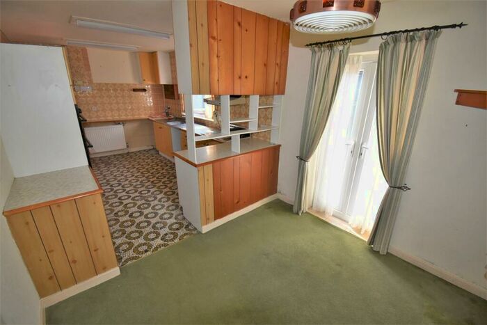 2 Bedroom Semi-Detached Bungalow For Sale In Belton Grove, Birchencliffe, Huddersfield, HD3