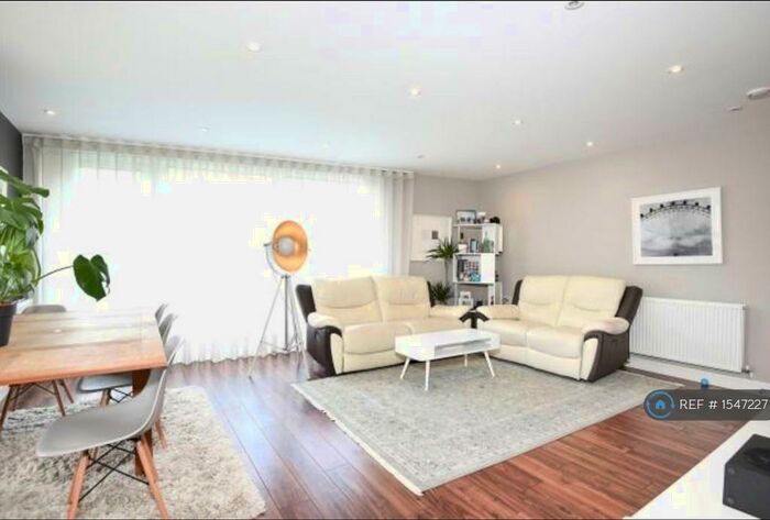 3 Bedroom Flat To Rent In Nevis Court, Edgware, HA8