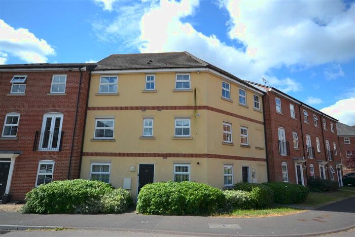 2 Bedroom Flat To Rent In Hillier Road, Devizes, SN10