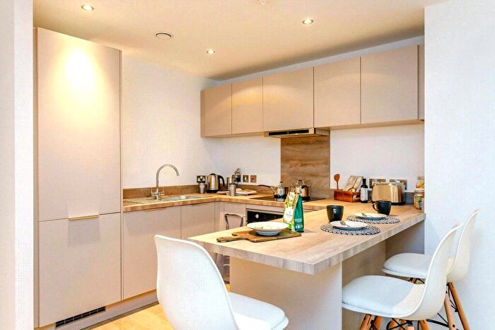 2 Bedroom Apartment To Rent In Exchange Square, The Priory Queensway, Birmingham, West Midlands, B4