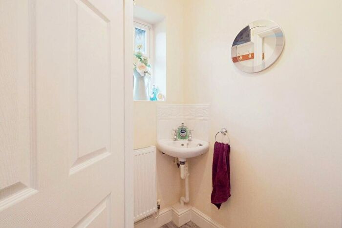 2 Bedroom Terraced House For Sale In Balmoral Close, Tamworth, B79