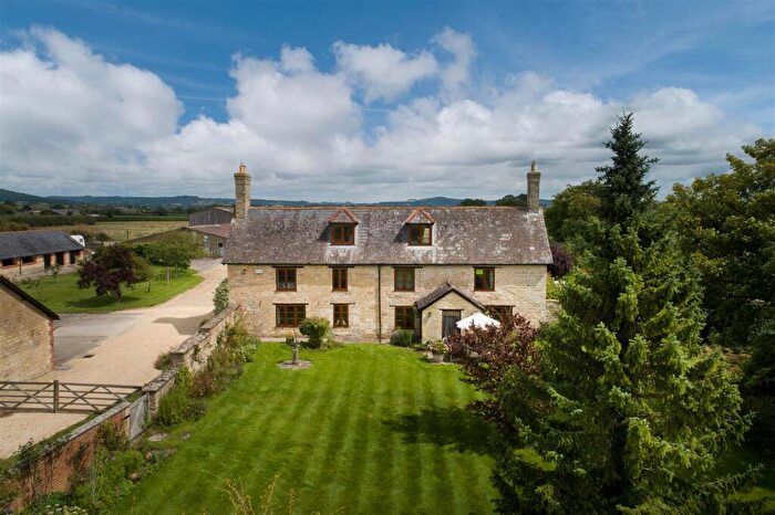 5 Bedroom Detached House For Sale In Moorside, Sturminster Newton, Dorset, DT10