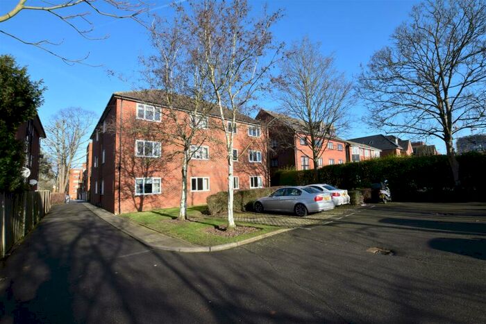 1 Bedroom Flat To Rent In Grove Road, Sutton, SM1
